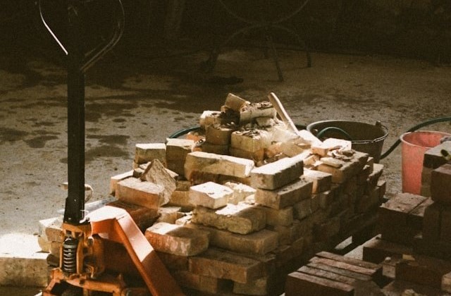 Suministro de materiales para obras del cliente